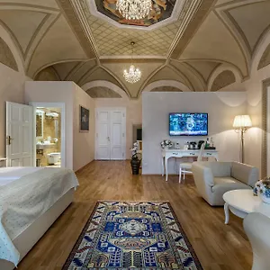 Hotel Little King U Malvaze, Prague