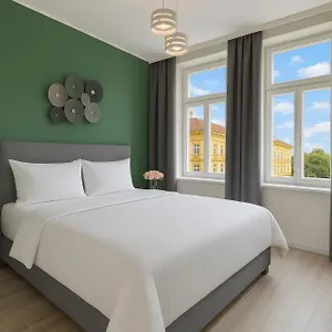 Kinsky Garden And By Dwellfort Prag