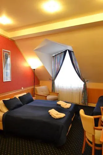 Aladin Praha Hotel 3*, Praga